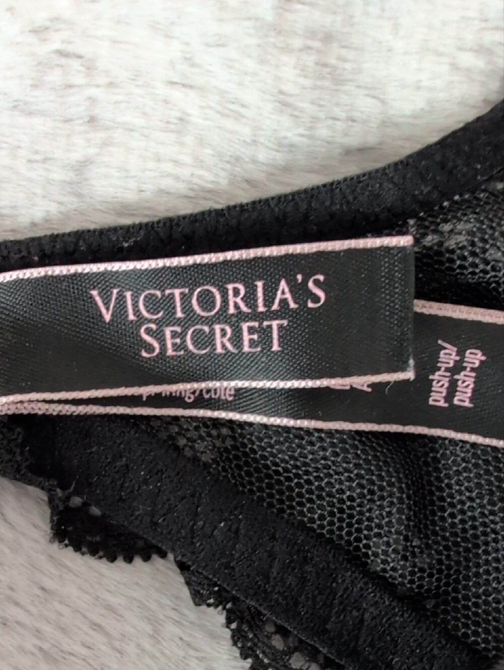 Victoria's Secret Dreams Angels Black Lace Push-Up Bra - Picture 2 of 16